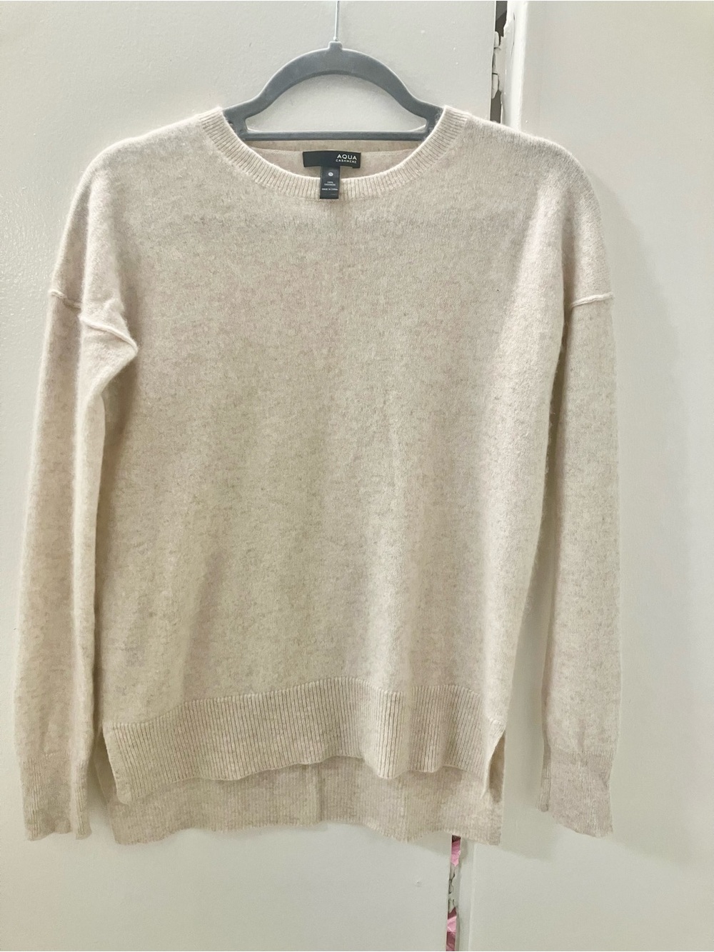 AQUA Light Oatmeal Beige 100% Cashmere High Low Pullover Sweater Womens Sz S.